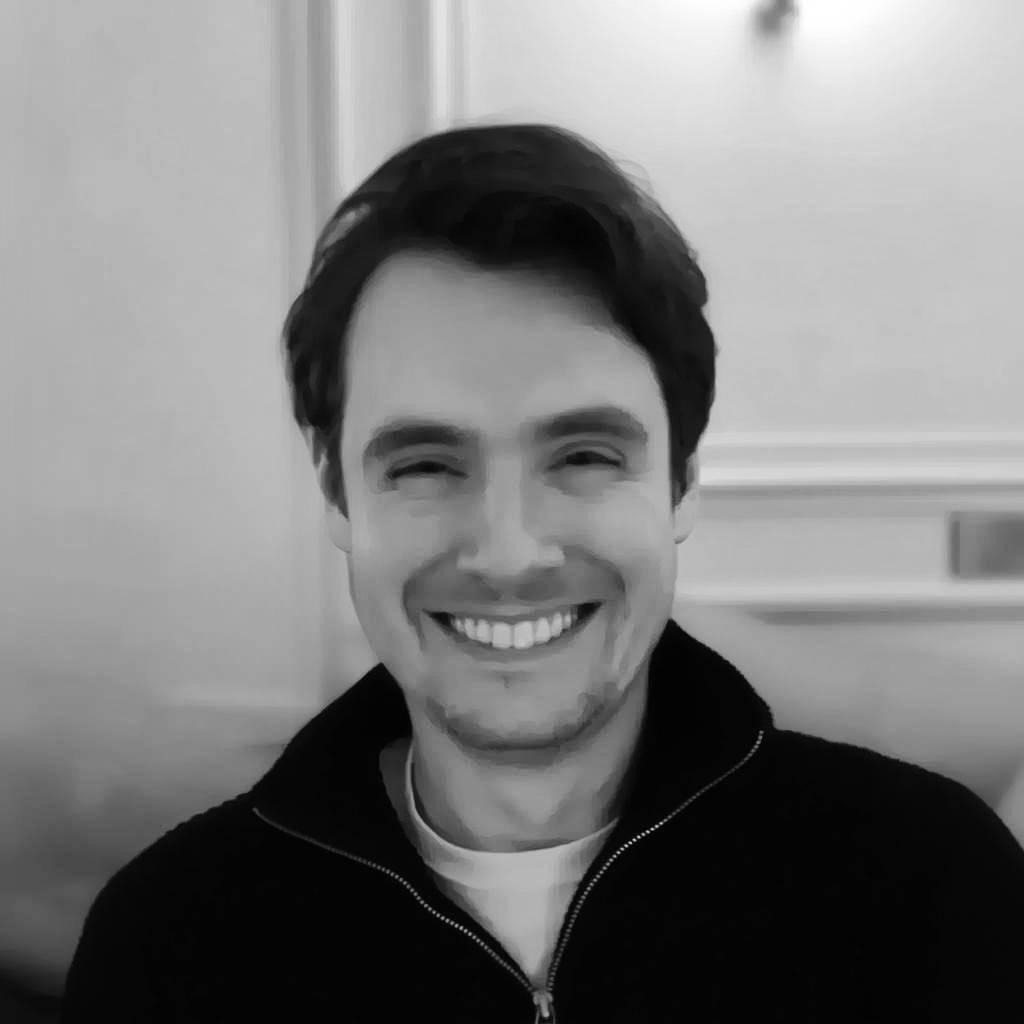 Headshot of Chris Dillon